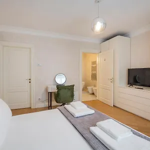 Royal - Centro Brera Apartamento Milão